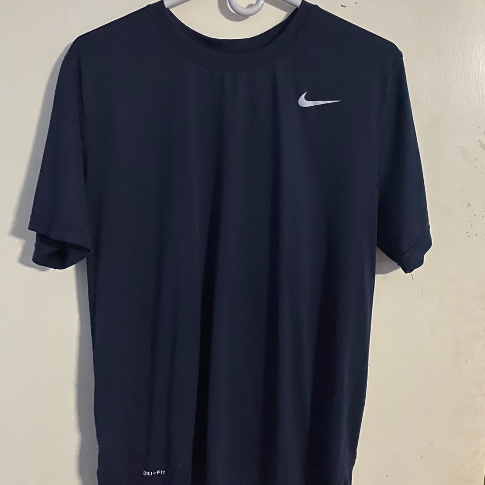Men’s Nike shirt
